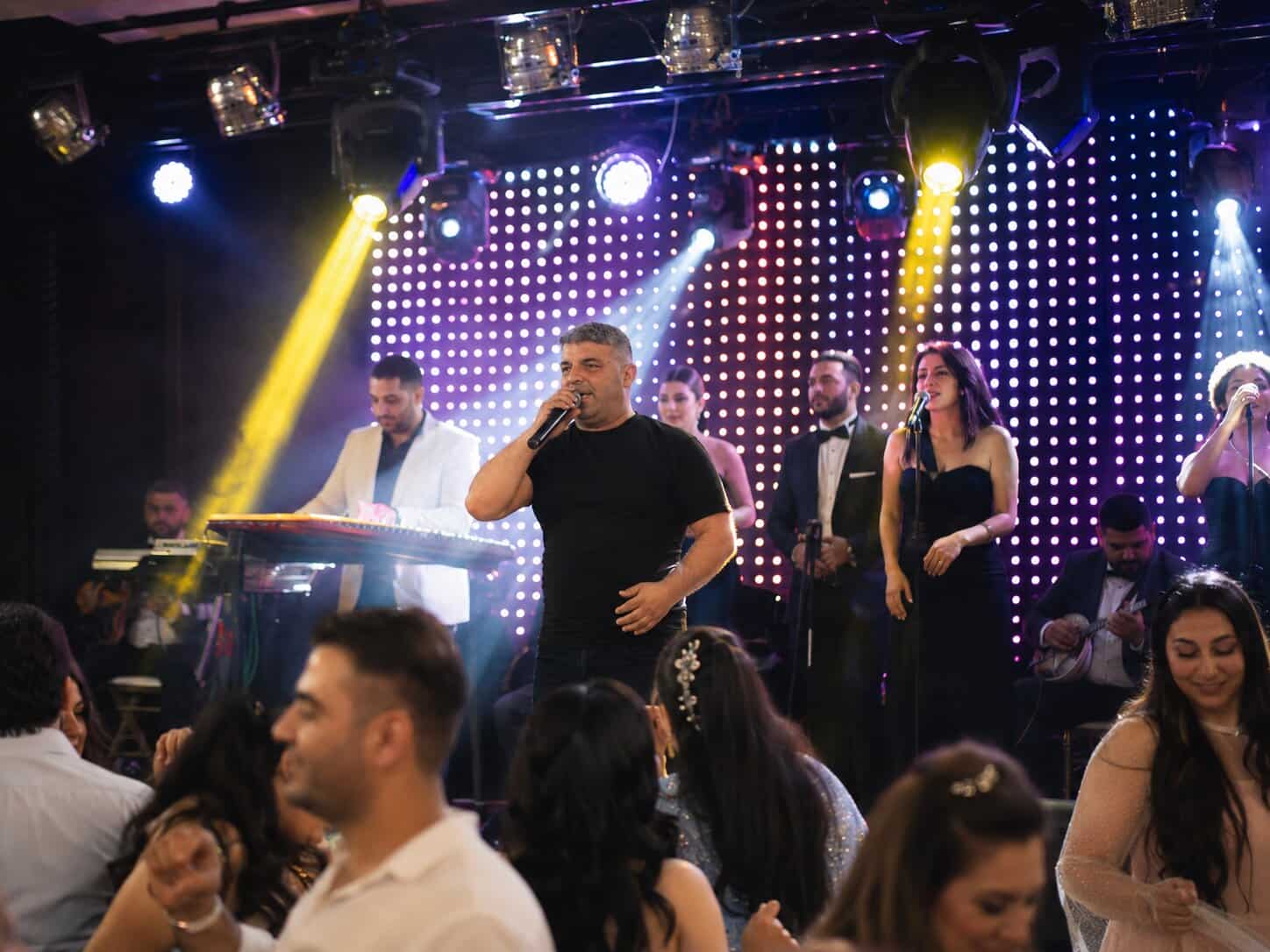 Düğün salonu canlı müzik grubu